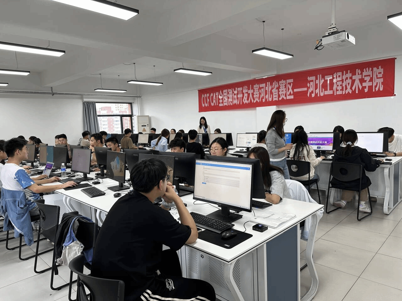 河北工程技術(shù)學(xué)院網(wǎng)絡(luò)空間安全學(xué)院成功承辦2024年度中國計(jì)算機(jī)應(yīng)用技術(shù)大賽全國測(cè)試開發(fā)大賽河北省選拔賽